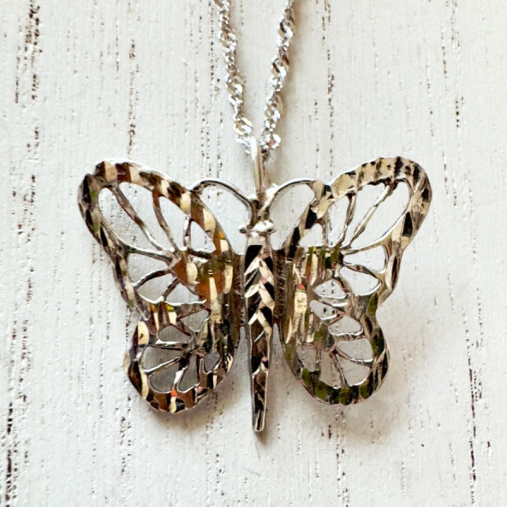 Vintage Sterling Silver Filigree Butterfly Pendant Necklace - Picture 2 of 5
